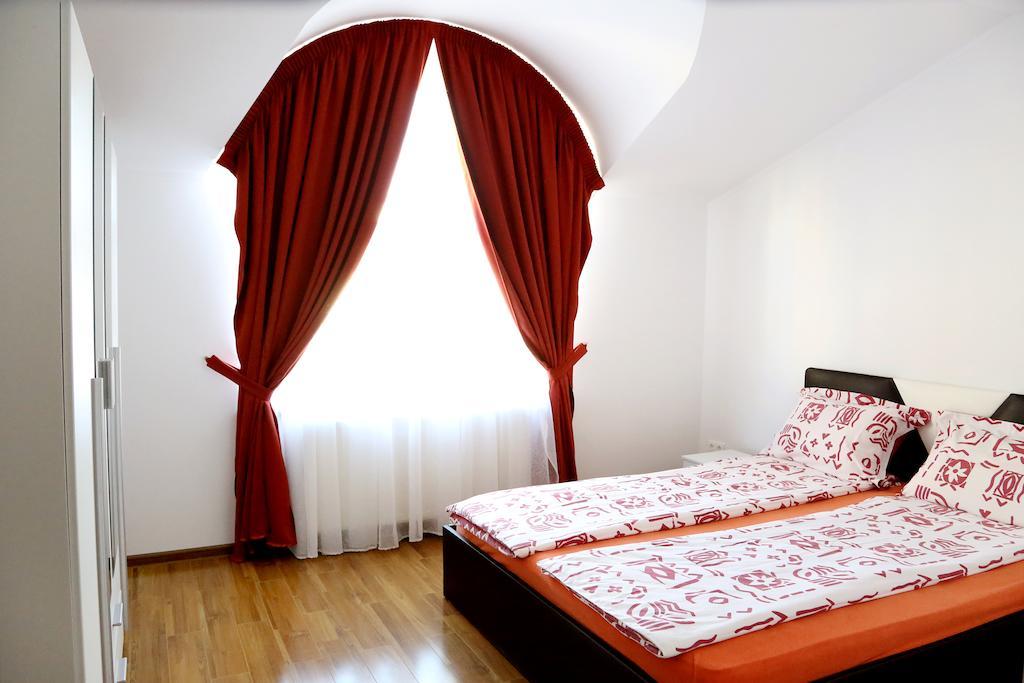 Vila Nona Apartment Сибиу Стая снимка