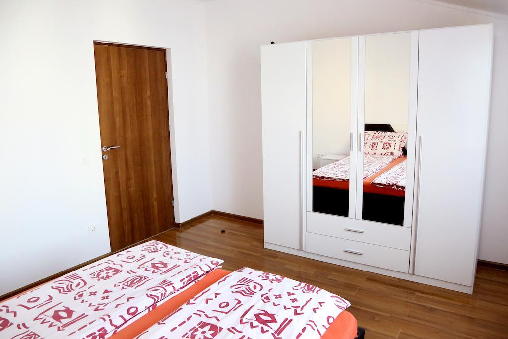 Vila Nona Apartment Сибиу Стая снимка