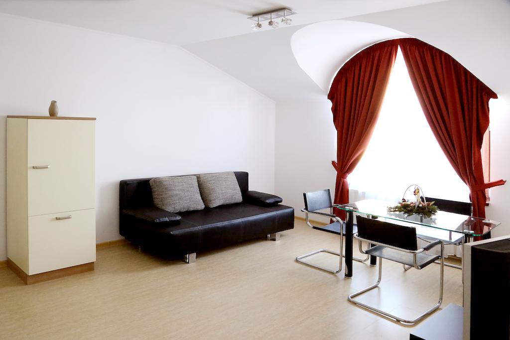 Vila Nona Apartment Сибиу Стая снимка